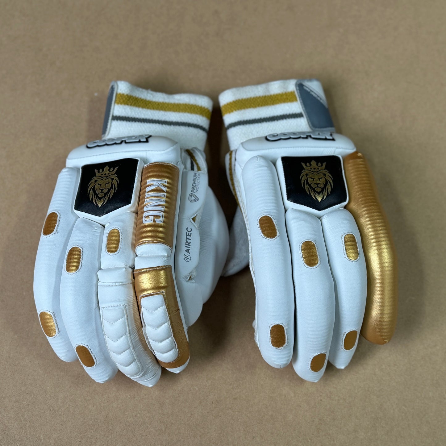 KING GLOVES 2024/25