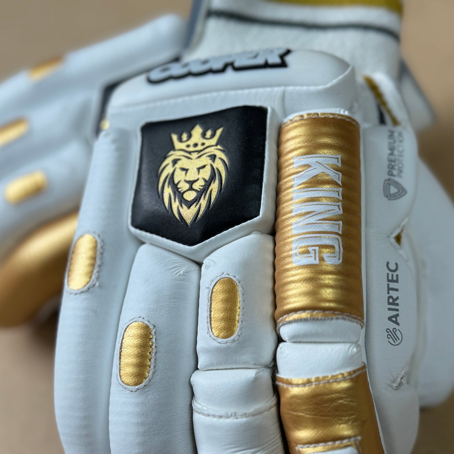 KING GLOVES 2024/25